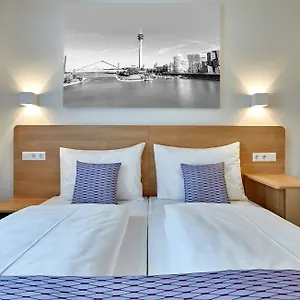 2* Отель Mcdreams Duesseldorf-city